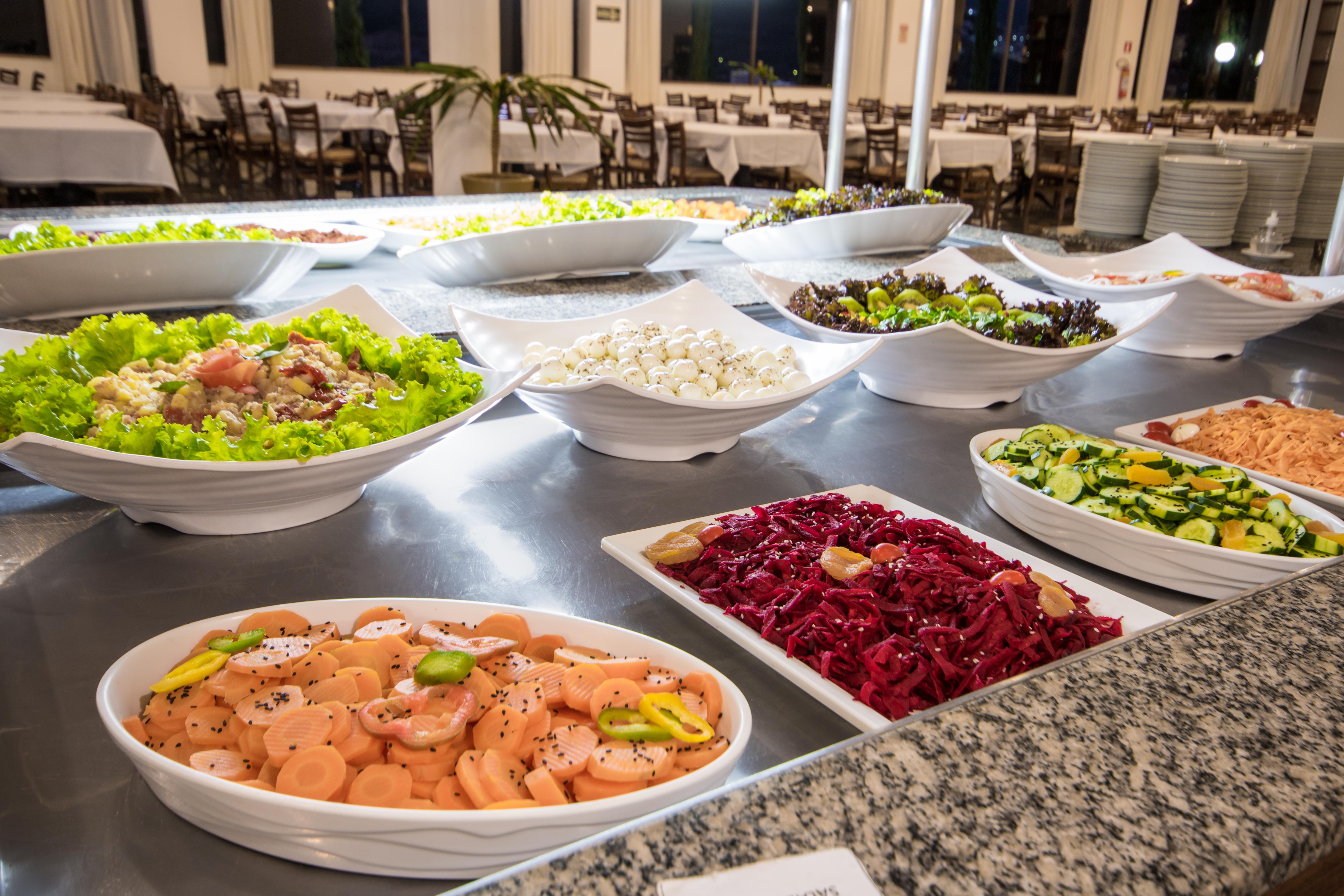 Hotel Golden Park All Inclusive Pocos De Caldas By Nacional Inn Екстериор снимка A salad bar