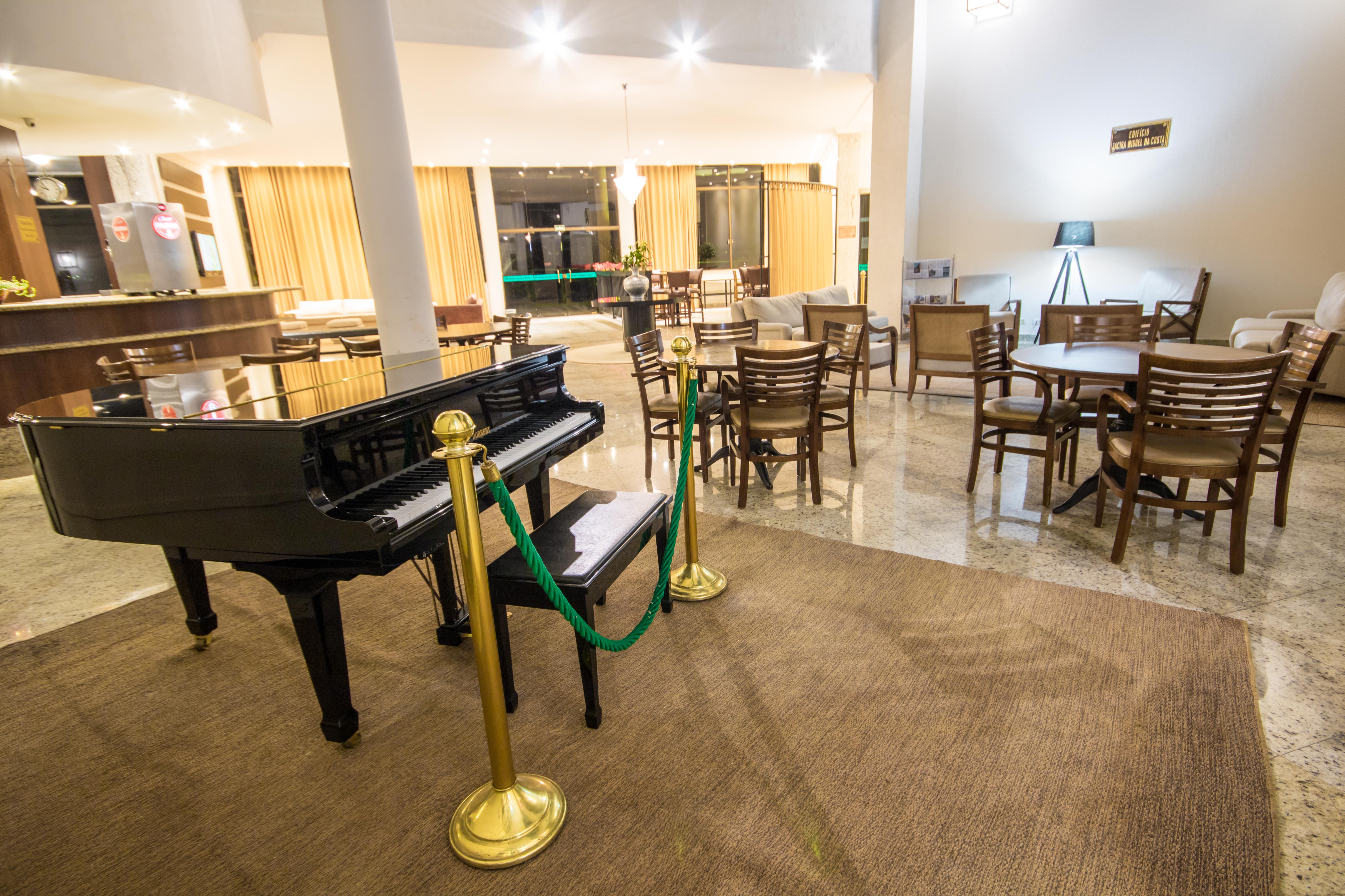 Hotel Golden Park All Inclusive Pocos De Caldas By Nacional Inn Екстериор снимка The lounge at the airport
