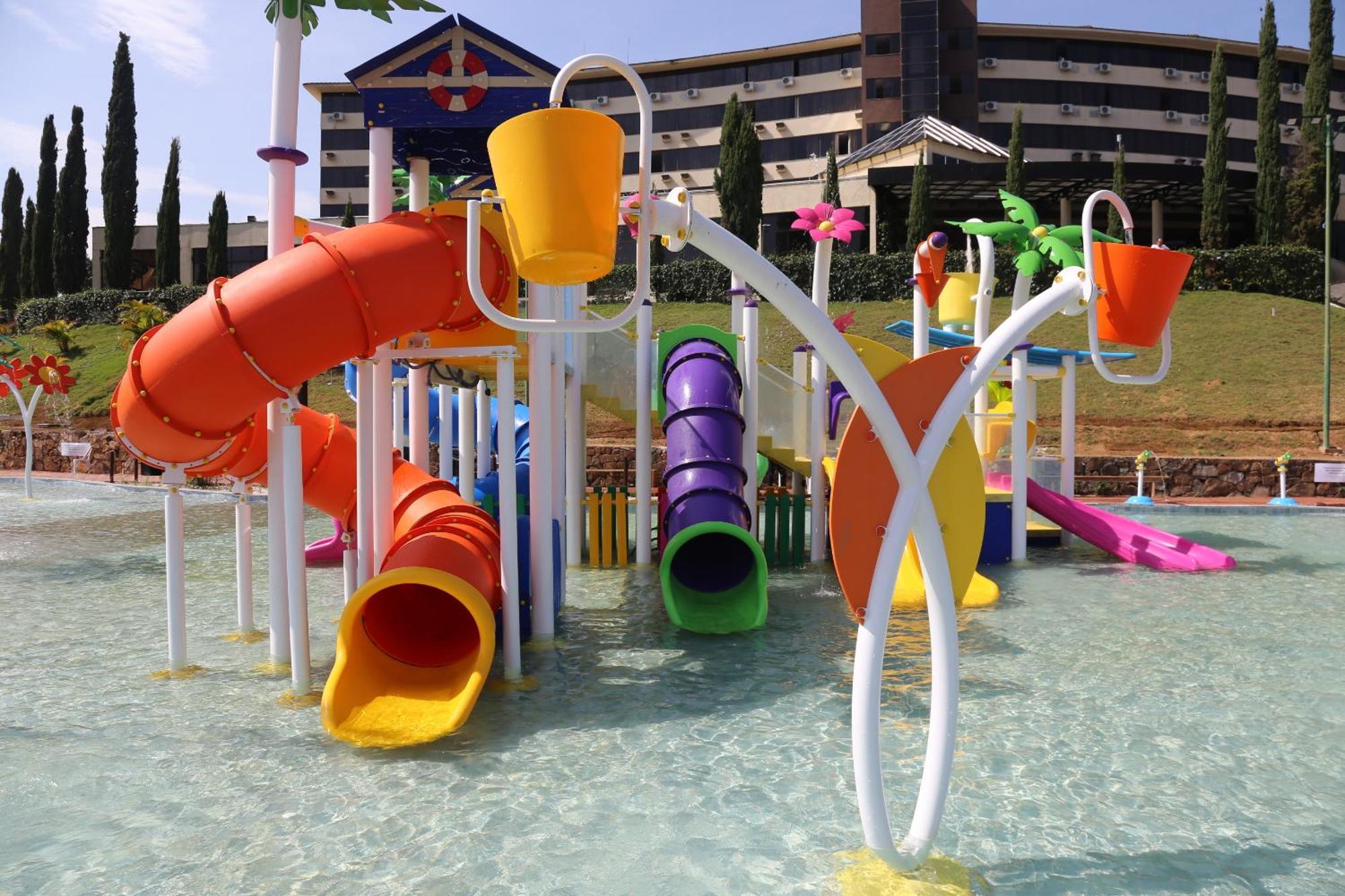 Hotel Golden Park All Inclusive Pocos De Caldas By Nacional Inn Екстериор снимка A water playground at a hotel