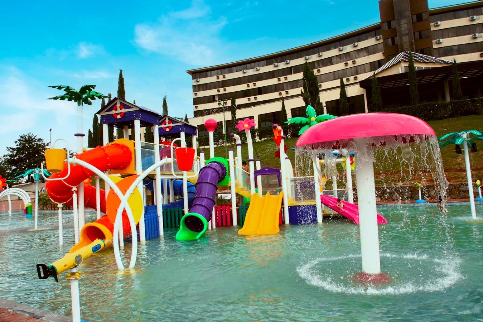 Hotel Golden Park All Inclusive Pocos De Caldas By Nacional Inn Екстериор снимка Water park at the hotel