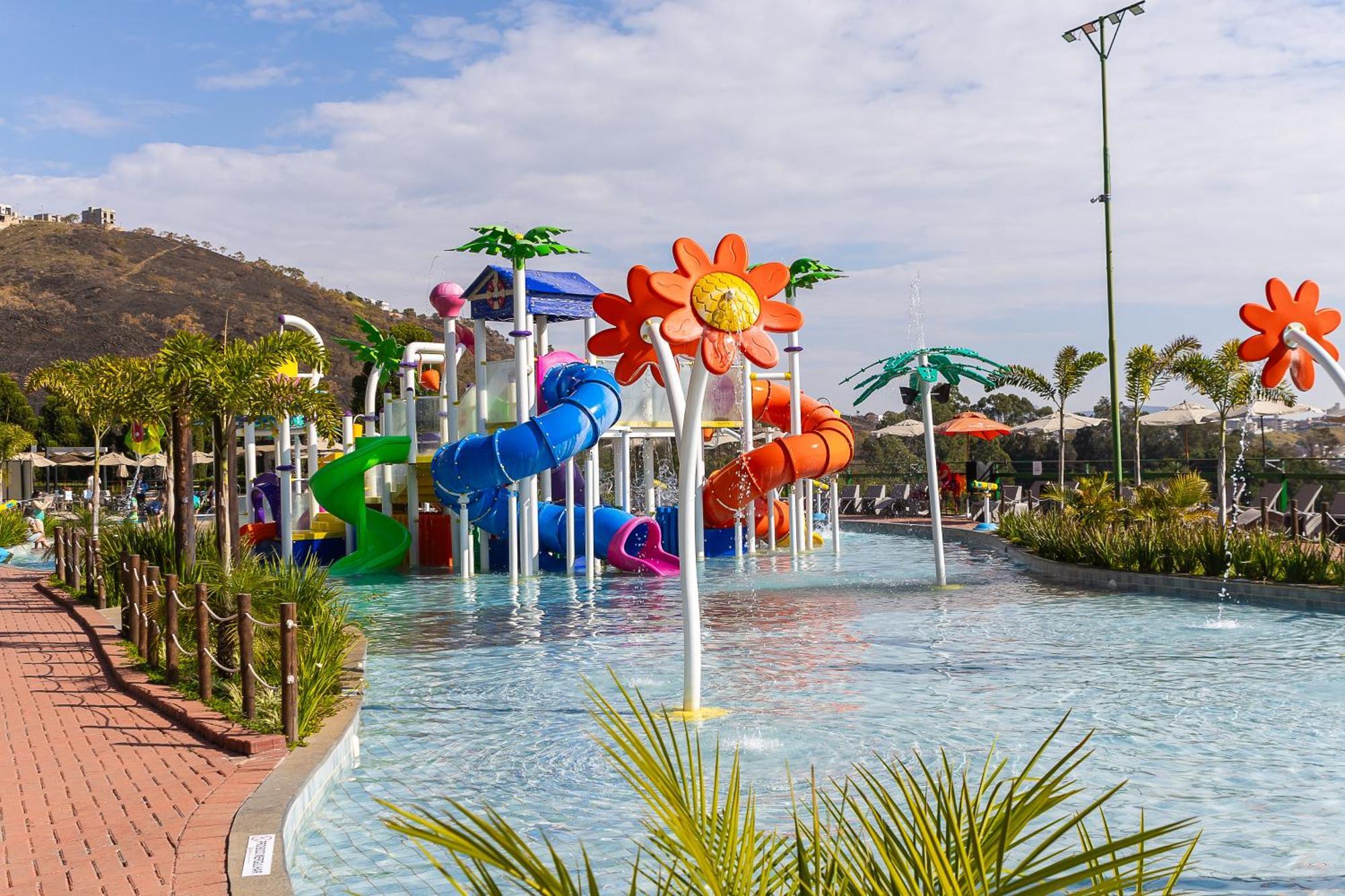 Hotel Golden Park All Inclusive Pocos De Caldas By Nacional Inn Екстериор снимка Splash Island