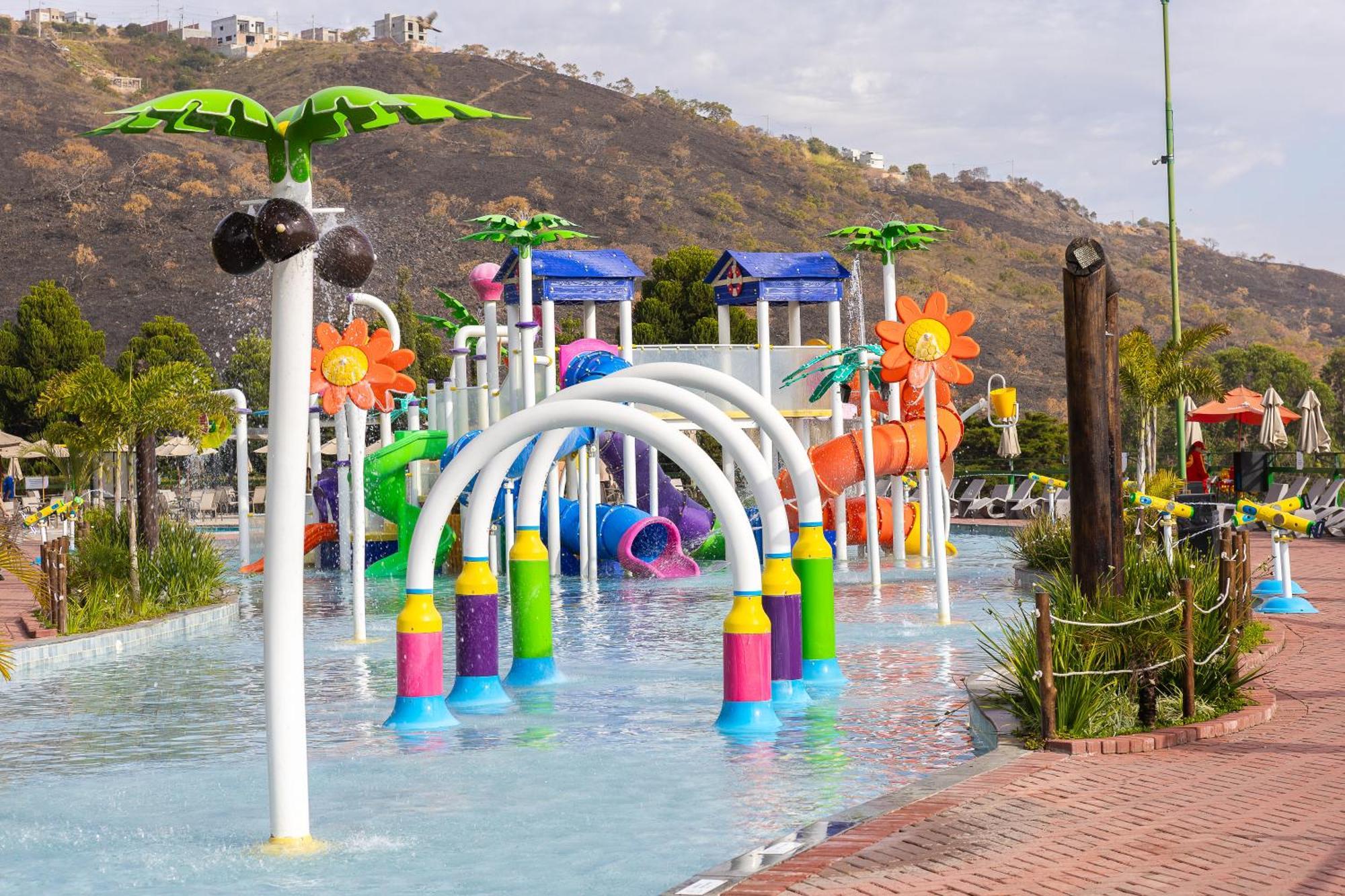 Hotel Golden Park All Inclusive Pocos De Caldas By Nacional Inn Екстериор снимка Splash Island